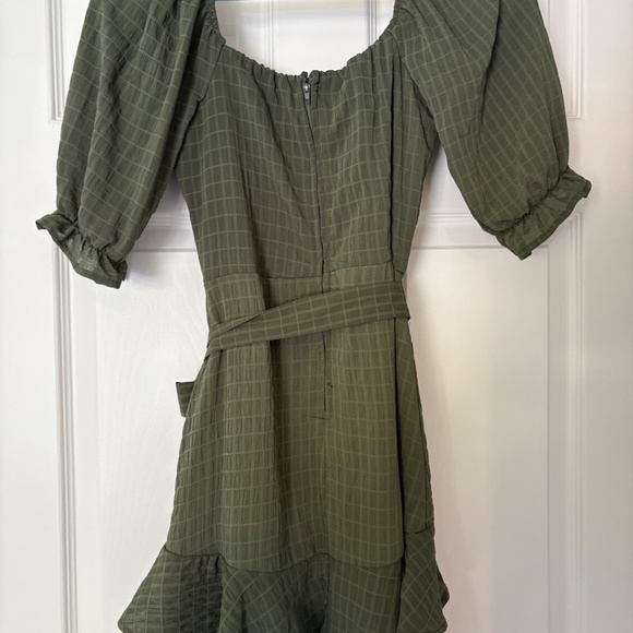 Green Francesca’s Dress - Picture 3 of 3